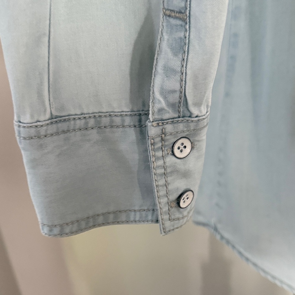 Light Wash Denim Button-Up Shirt - Picture 4 of 9